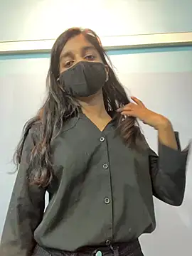 HotxAnamika online show from 03.01.26