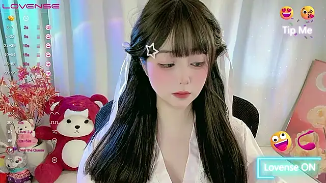 Snapshot of CLaire-5 chatting on 02.19.26 CLaire-5 online show from 02.19.26