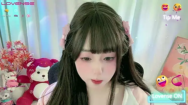 Snapshot of CLaire-5 chatting on 03.06.26 CLaire-5 online show from 03.06.26