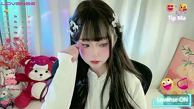 Snapshot of CLaire-5 chatting on 03.07.26 CLaire-5 online show from 03.07.26