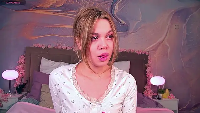 ScarletMarney online show from 03.05.26