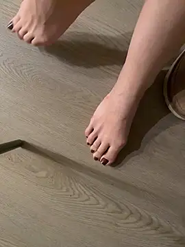 leshowcho online show from 02.25.26