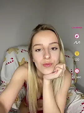 Snapshot of RahellaBlonde1 chatting on 05.01.26 RahellaBlonde1 online show from 05.01.26