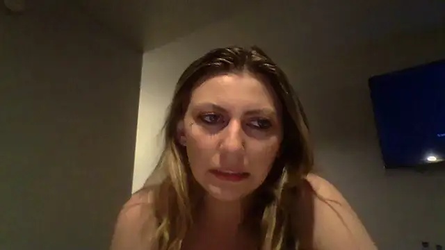 Snapshot of KellyKardashian chatting on 01.14.26 KellyKardashian online show from 01.14.26