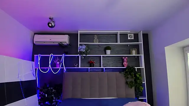 StephieRousee online show from 02.25.26