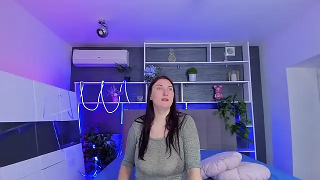 Snapshot of StephieRousee chatting on 04.27.26 StephieRousee online show from 04.27.26