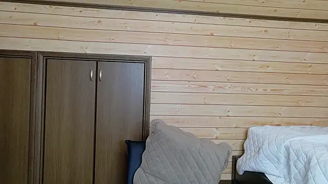 Snapshot of minami_room chatting on 06.05.26 minami room online show from 06.05.26