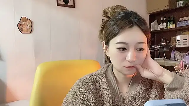 Snapshot of Xiaojuzi- chatting on 04.06.26 Xiaojuzi- online show from 04.06.26