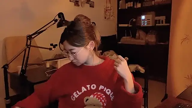 Snapshot of Xiaojuzi- chatting on 04.08.26 Xiaojuzi- online show from 04.08.26