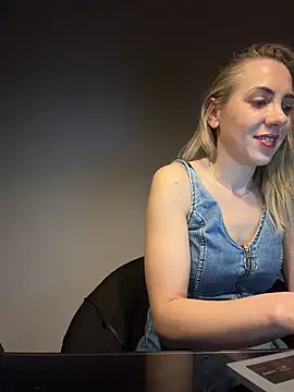 ElenaWhitmore online show from 05.01.26