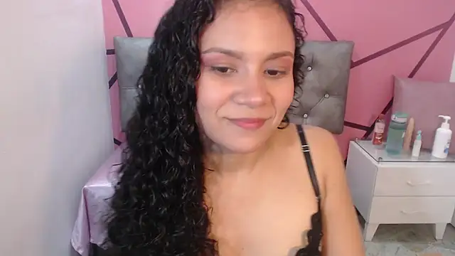 Snapshot of Little18Doll chatting on 05.16.26 Little18Doll online show from 05.16.26