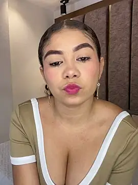 Snapshot of CamilaCastillo chatting on 07.29.26 CamilaCastillo online show from 07.29.26