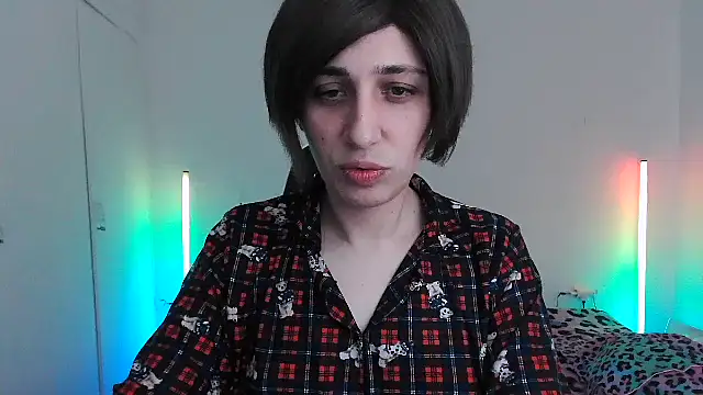 HoneyValentine online show from 03.18.26