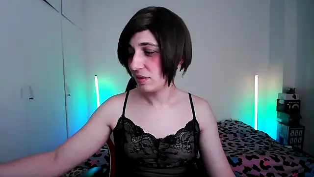 HoneyValentine online show from 04.24.26