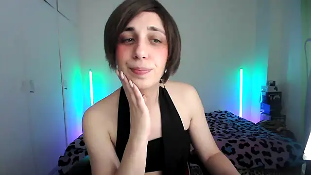 HoneyValentine online show from 04.30.26