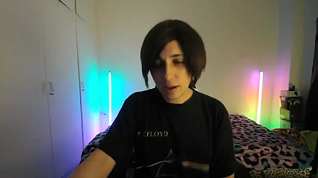 HoneyValentine online show from 05.07.26