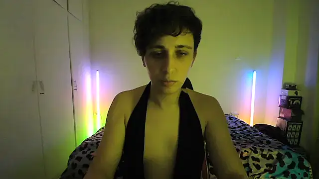 HoneyValentine online show from 05.20.26