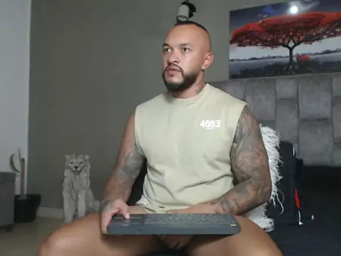 Snapshot of LeonGolds chatting on 01.18.26 LeonGolds online show from 01.18.26