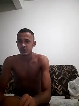 Snapshot of Magrinhodelicia011 chatting on 04.02.26 Magrinhodelicia011 online show from 04.02.26