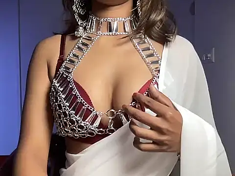 Snapshot of SugarAura chatting on 02.14.26 SugarAura online show from 02.14.26