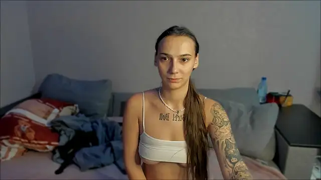 Snapshot of AnnaMized chatting on 01.12.26 AnnaMized online show from 01.12.26