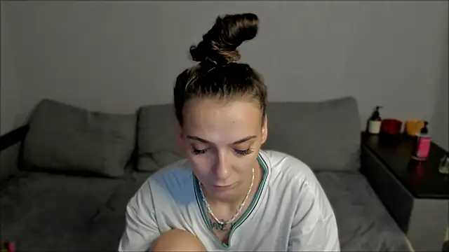 Snapshot of AnnaMized chatting on 02.26.26 AnnaMized online show from 02.26.26