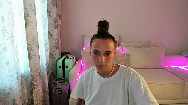 Snapshot of AnnaMized chatting on 03.30.26 AnnaMized online show from 03.30.26