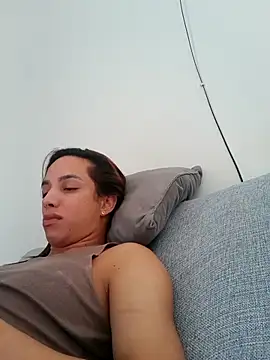 ofjuliaa online show from 04.29.26