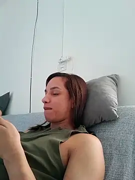 ofjuliaa online show from 05.05.26