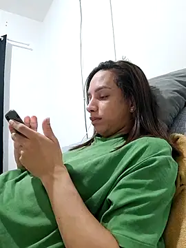 ofjuliaa online show from 05.20.26
