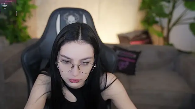 Snapshot of Mila_Rose054 chatting on 02.28.26 Mila Rose054 online show from 02.28.26