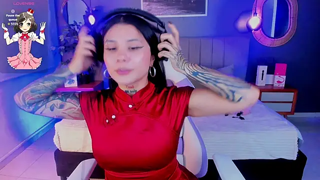 Nathalia stone  online show from 06.25.26