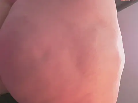 Snapshot of Valery_Belmort chatting on 02.04.26 Valery Belmort online show from 02.04.26