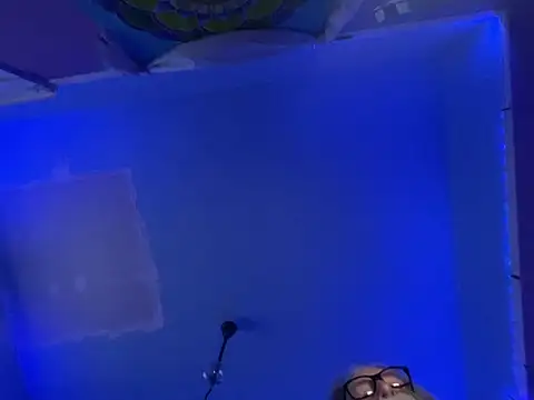 LickYourYoni online show from 02.18.26