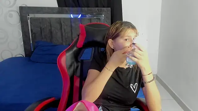 Snapshot of Bella_Blanca chatting on 02.25.26 Bella Blanca online show from 02.25.26