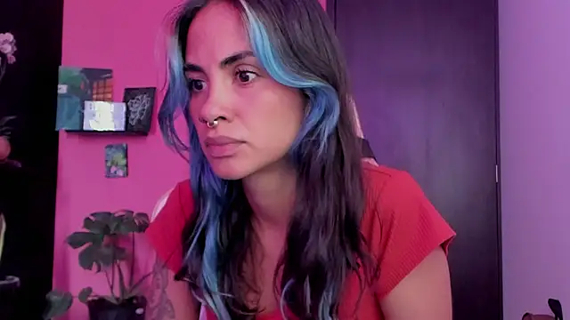 Snapshot of azula_lillet chatting on 01.14.26 azula lillet online show from 01.14.26