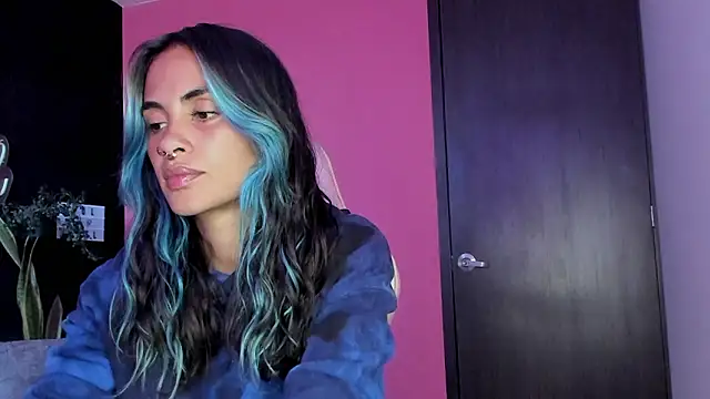 Snapshot of azula_lillet chatting on 02.04.26 azula lillet online show from 02.04.26