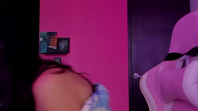 Snapshot of azula_lillet chatting on 02.19.26 azula lillet online show from 02.19.26