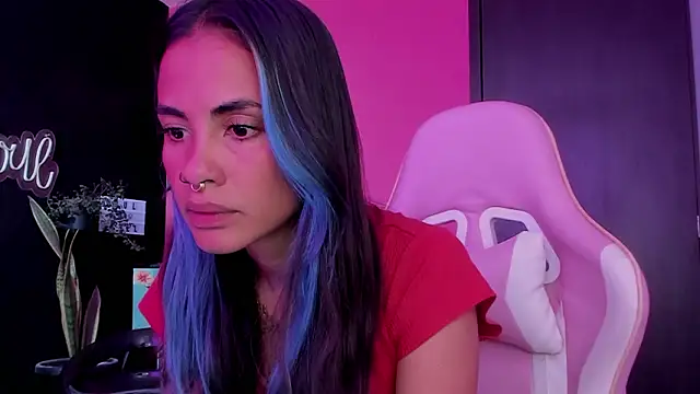 Snapshot of azula_lillet chatting on 02.20.26 azula lillet online show from 02.20.26