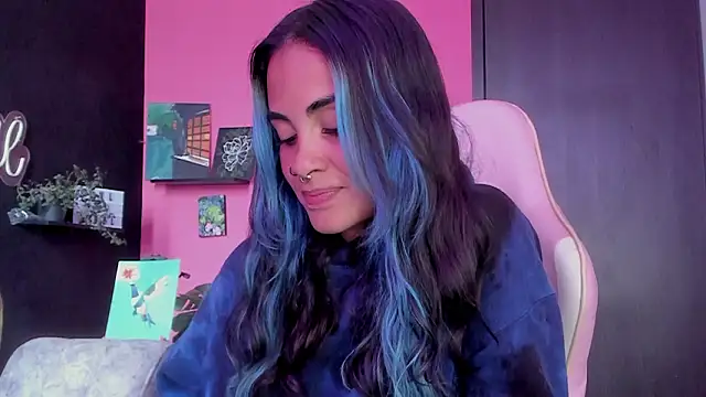 Snapshot of azula_lillet chatting on 02.23.26 azula lillet online show from 02.23.26