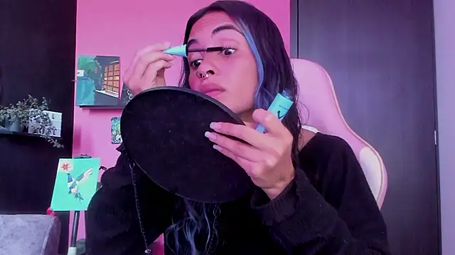 Snapshot of azula_lillet chatting on 02.25.26 azula lillet online show from 02.25.26