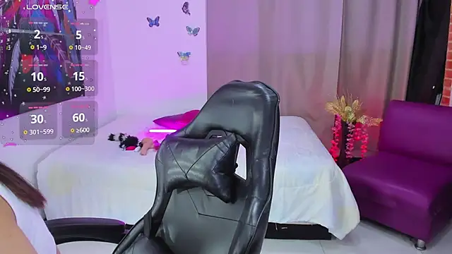 Snapshot of lune_rose chatting on 02.26.26 lune rose online show from 02.26.26