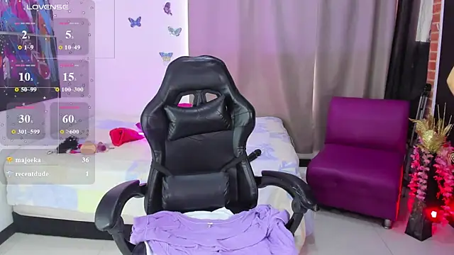 Snapshot of lune_rose chatting on 03.08.26 lune rose online show from 03.08.26