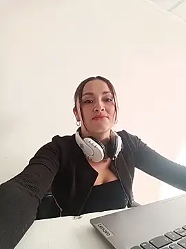 Snapshot of Alejandra_N chatting on 06.10.26 Alejandra N online show from 06.10.26