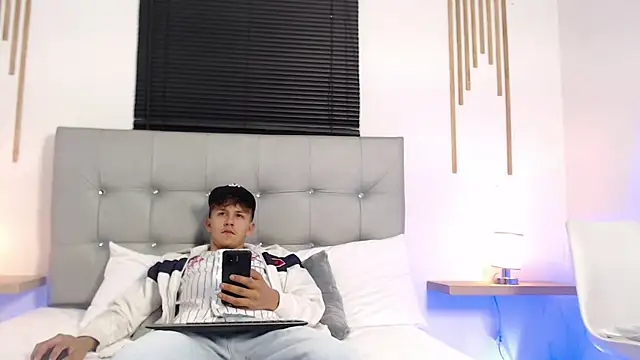 johnny blake  online show from 02.06.26