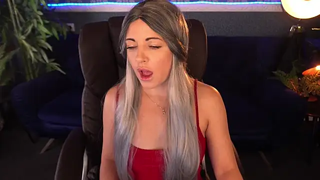 Dafni Monn online show from 11.08.25