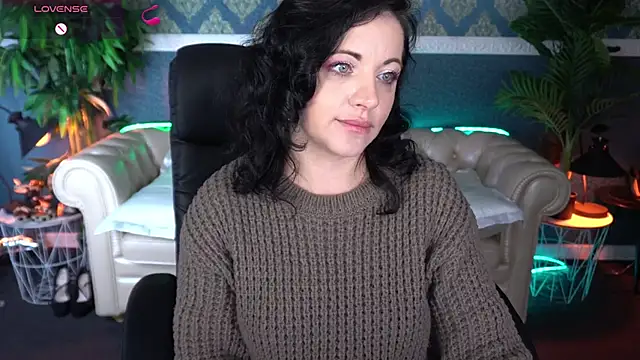 Dafni Monn online show from 04.30.26