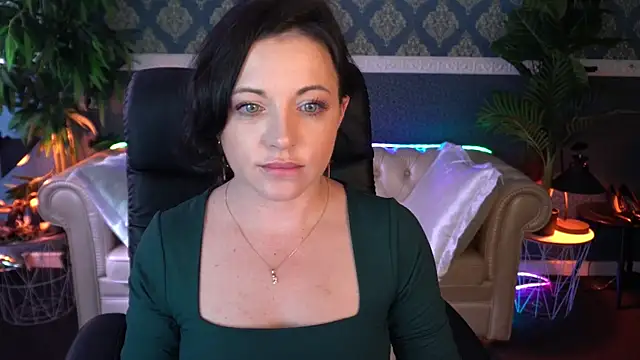 Dafni Monn online show from 05.04.26