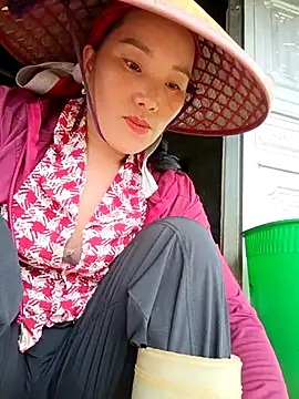 Snapshot of yu--yo chatting on 07.13.26 yu--yo online show from 07.13.26