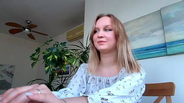 Snapshot of amelia_blondie chatting on 03.08.26 amelia blondie online show from 03.08.26